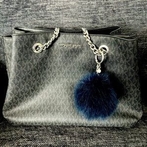 Michael Kors Teagan Medium Shoulder Bag